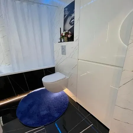 1 Room 65M2 Center Of Obolon Near River Side. Kyiv Exterior photo